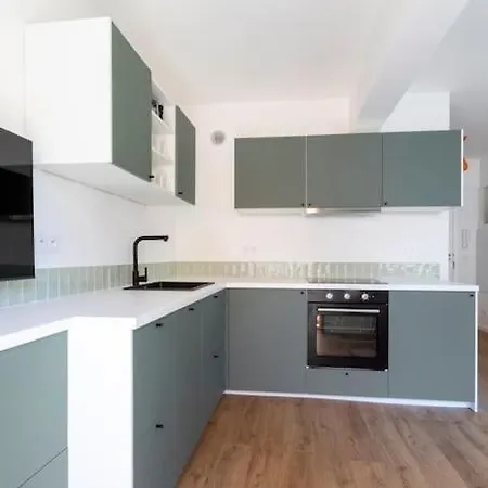 L2 2p Moliere Balcons/ac/wifi/5mins Tram & 10mins Nizza