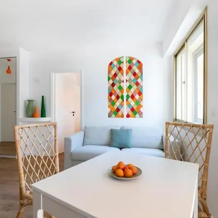 L2 2p Moliere Balcons/ac/wifi/5mins Tram & 10mins