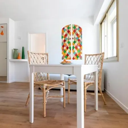 L2 2p Moliere Balcons/ac/wifi/5mins Tram & 10mins Apartman