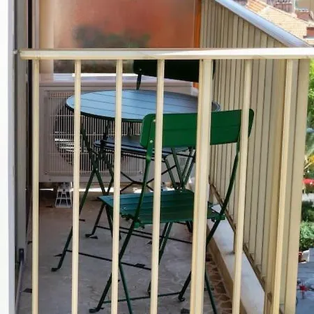 L2 2p Moliere Balcons/ac/wifi/5mins Tram & 10mins Apartment *